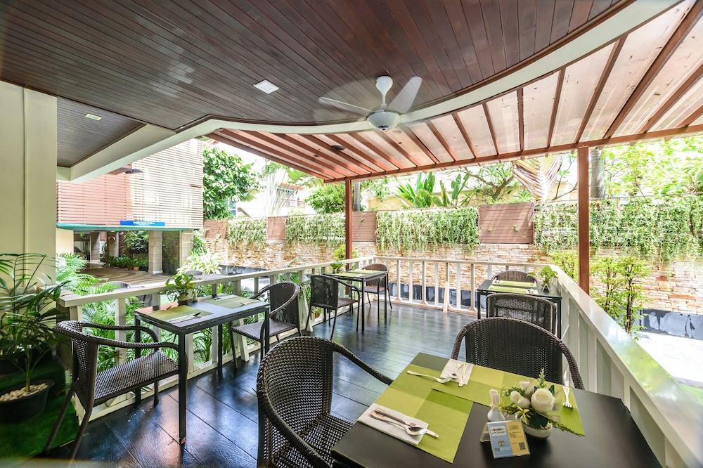 Lohas Residences Sukhumvit 2 4* בנגקוק