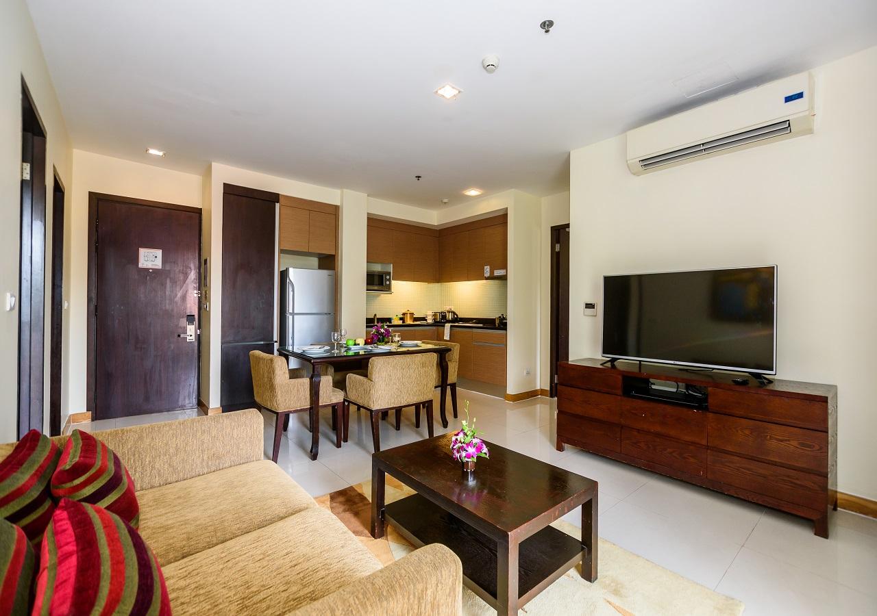 Lohas Residences Sukhumvit 2 מלון